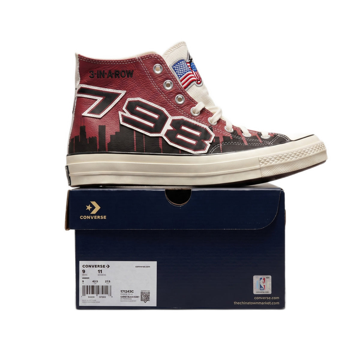Side profile of the left shoe with '798' graphic, sitting on top of the box.