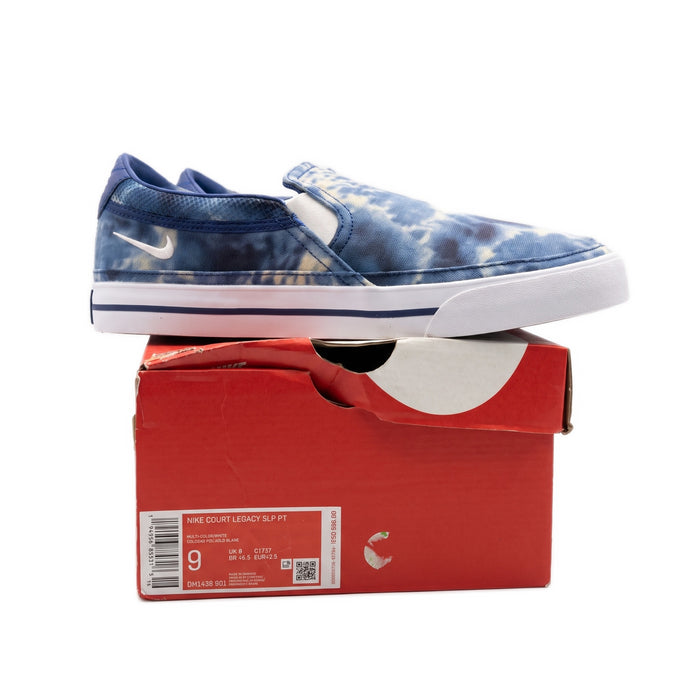 Side profile of one shoe on top of the box, showing the size 9 label.